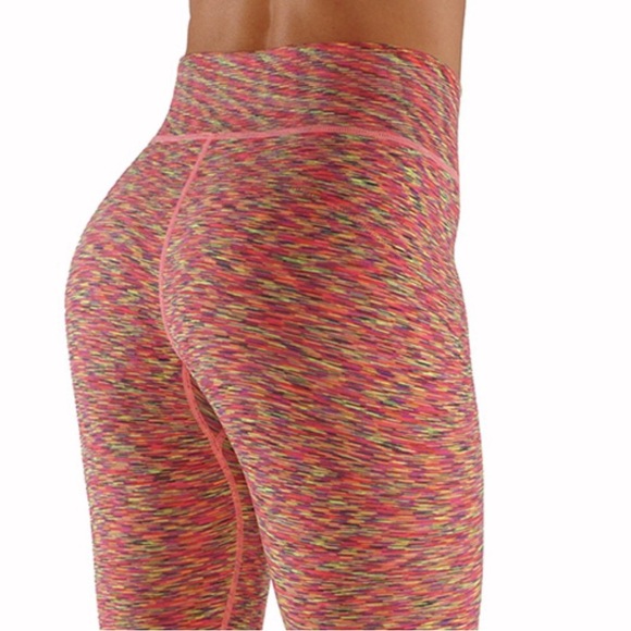 Amazing Sports Women's Ombre Workout Capri Legging Size Small/Meduim Activewear - Picture 3 of 4